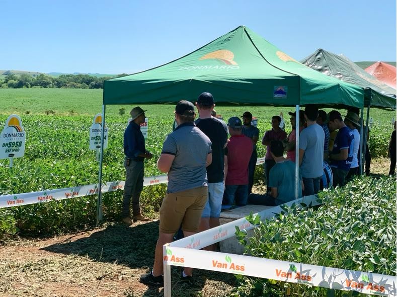 Van Ass sementes participa de Dia de Campo da Multirural