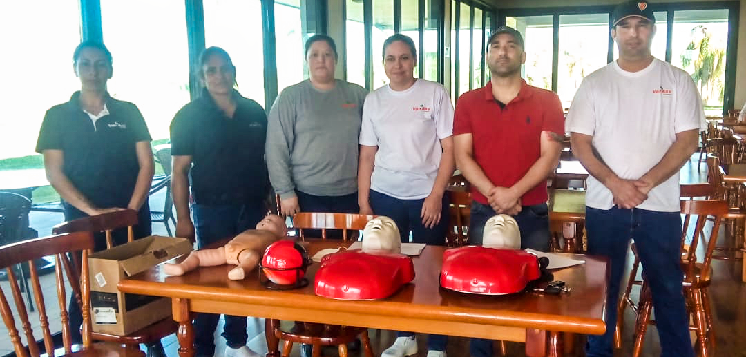 Equipe da Granja Limburgia, em Palmeira, recebe treinamento de combate, prevenção de incêndios e primeiros socorros